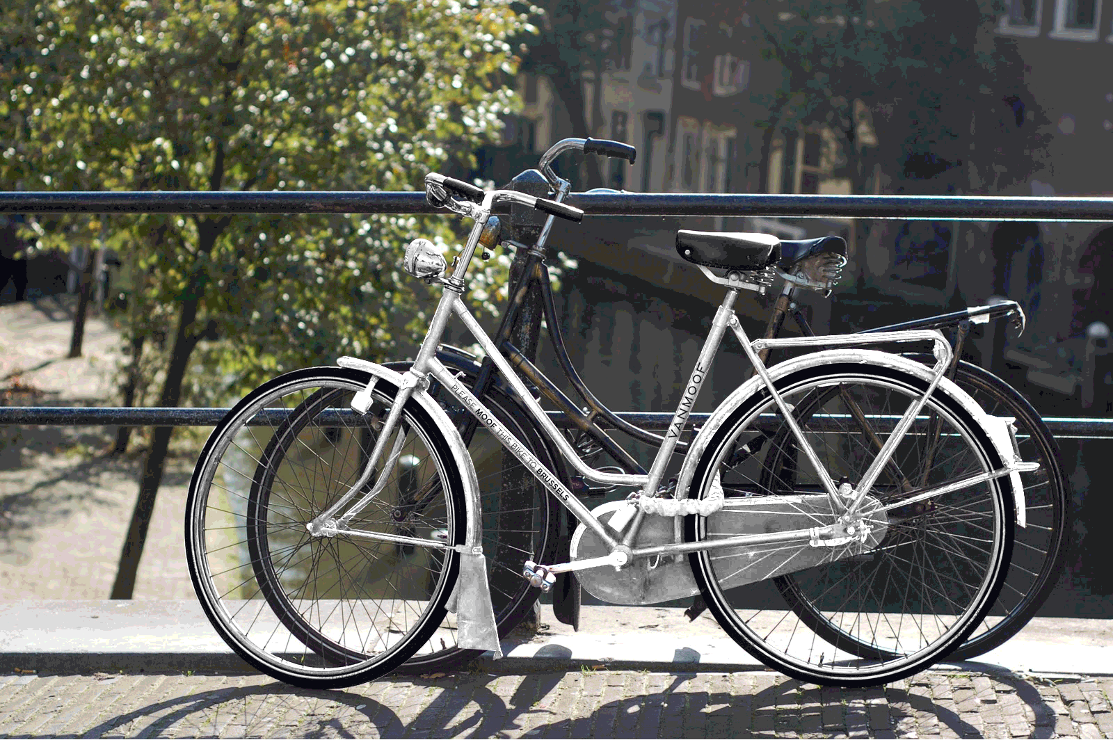 7. Stickers fiets On the Moof